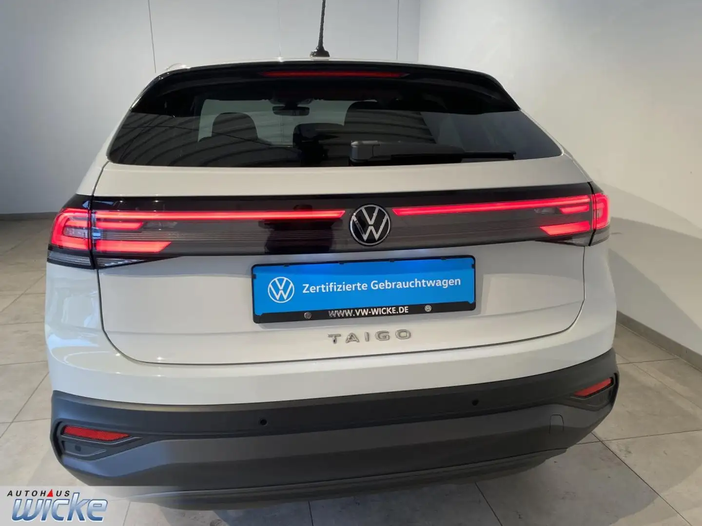 Vehicle image, number 8
