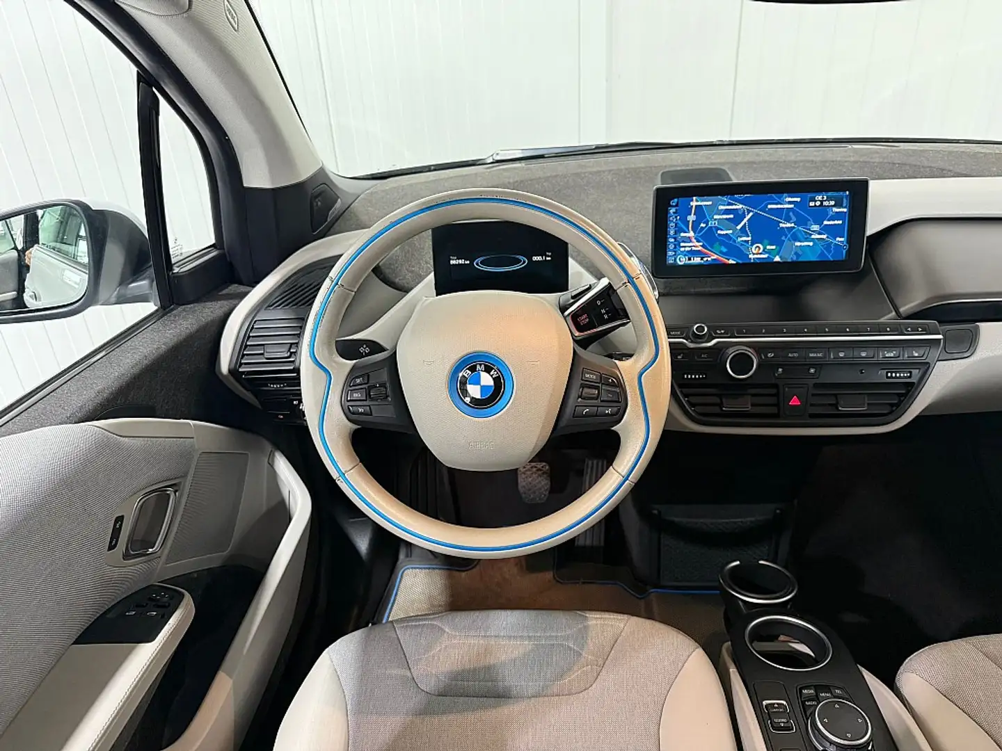 Vehicle image, number 8
