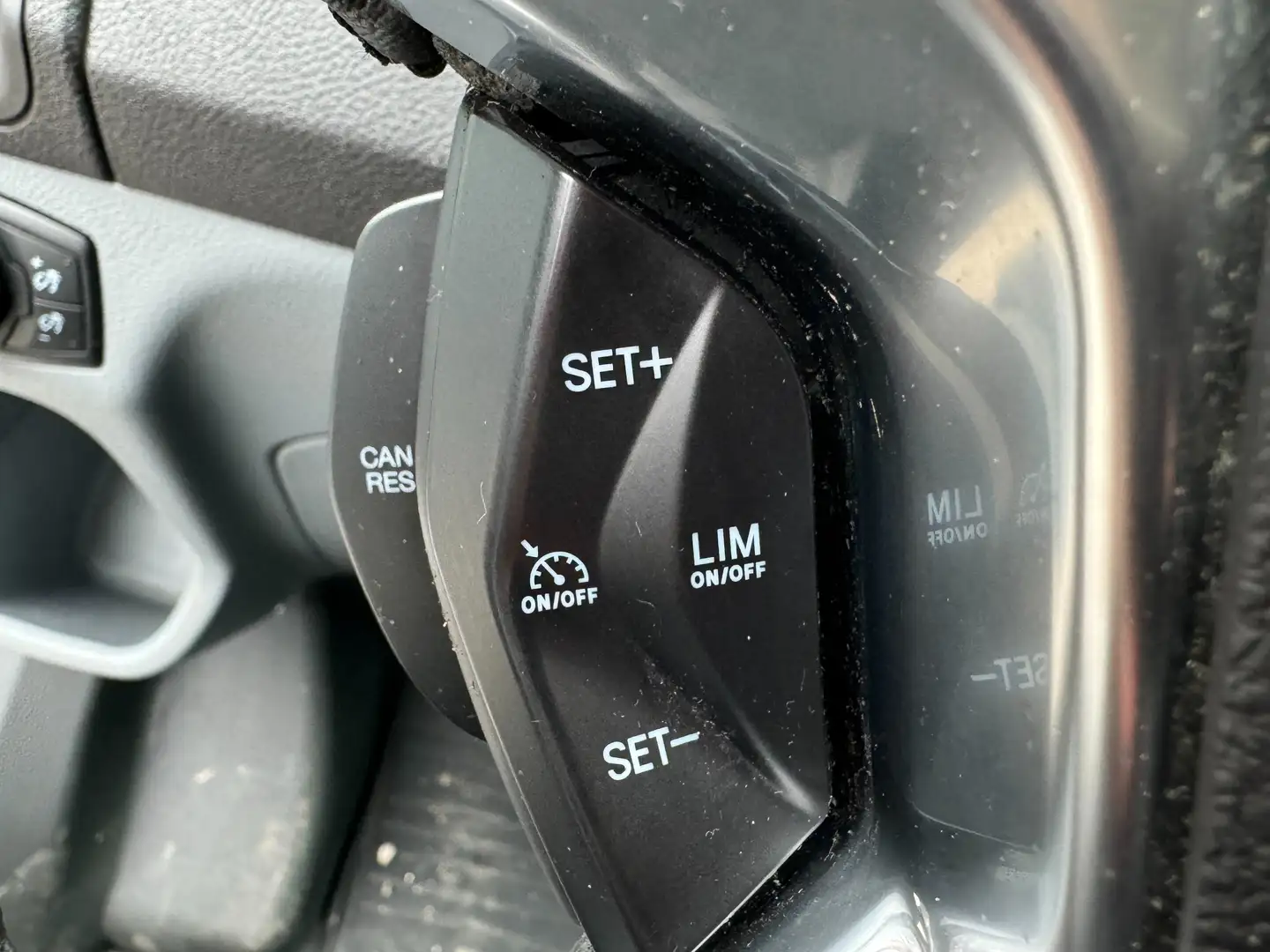 Vehicle image, number 12