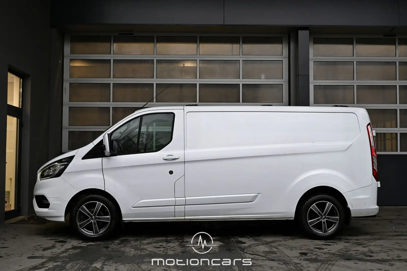 Vehicle image, number 6