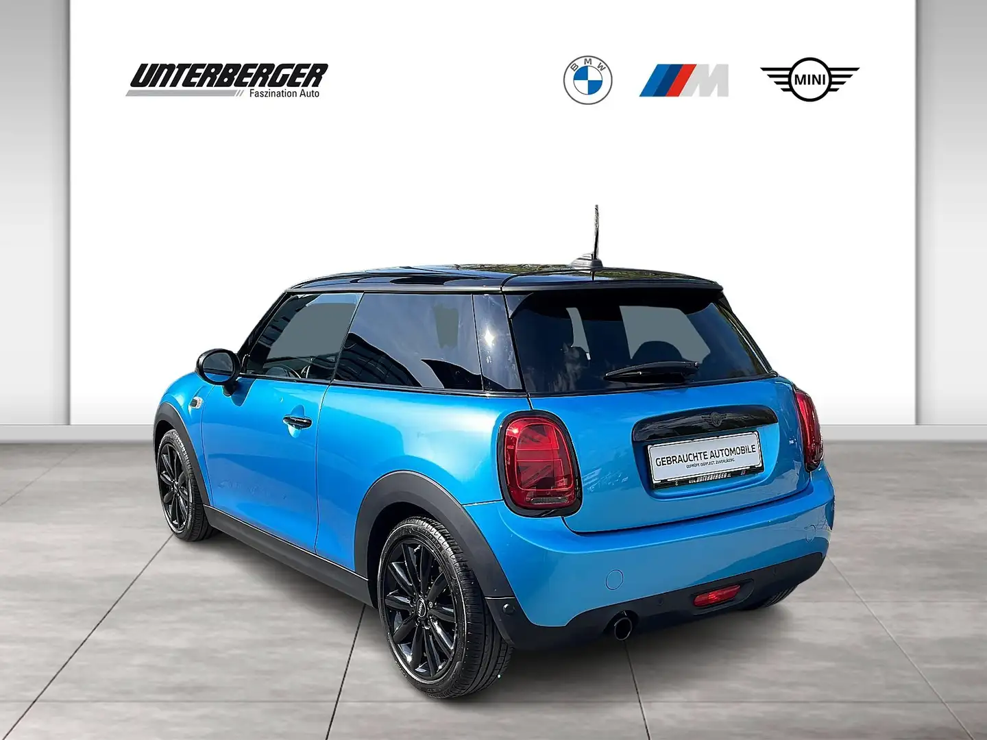 Vehicle image, number 4