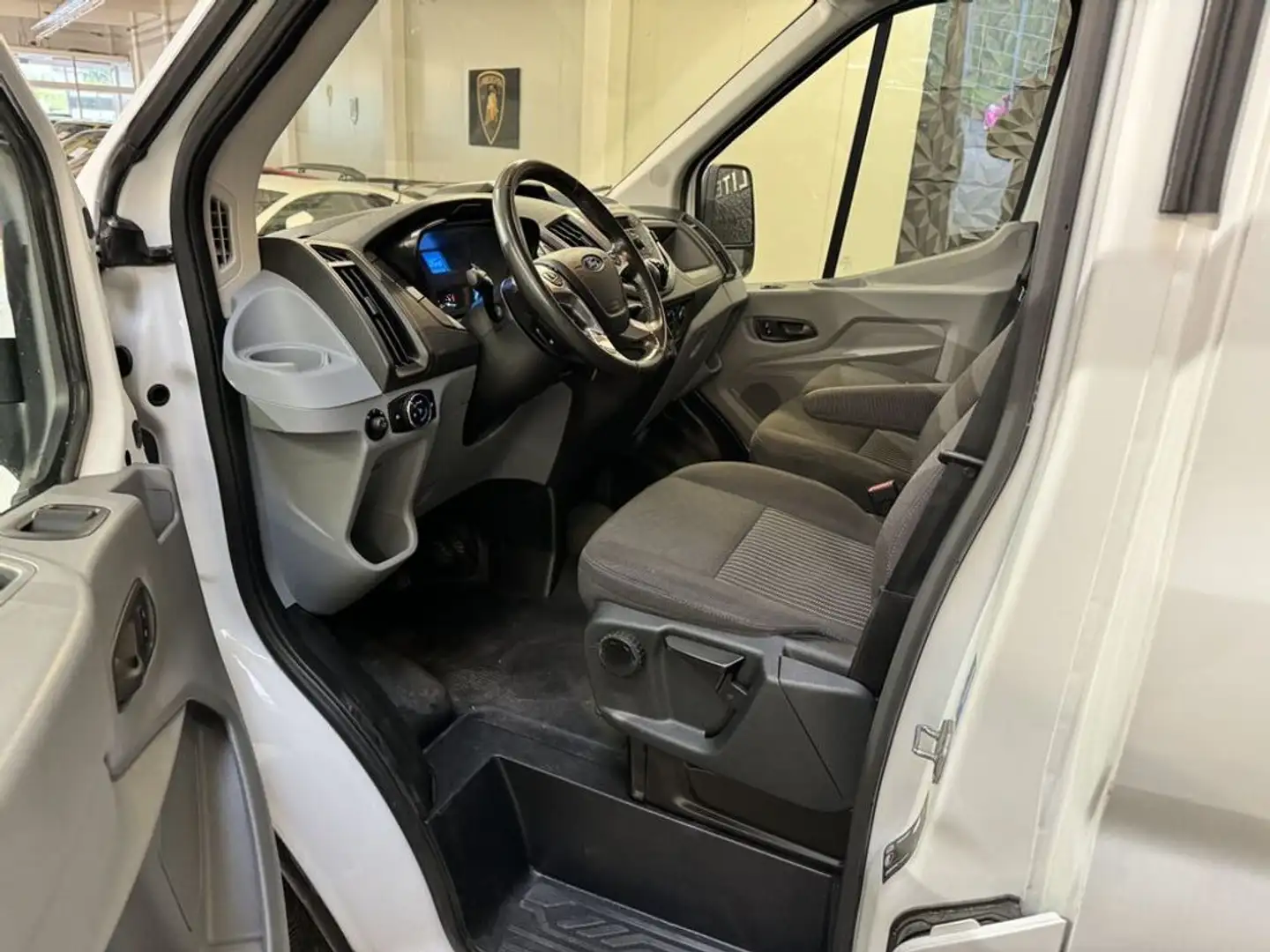 Vehicle image, number 20