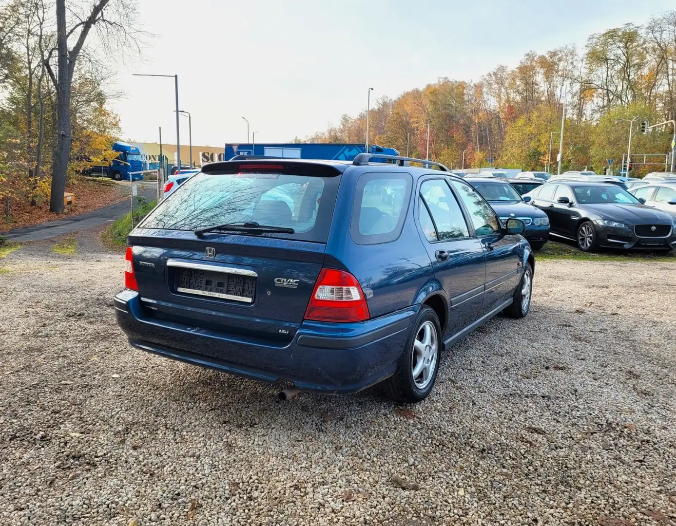 Vehicle image, number 6