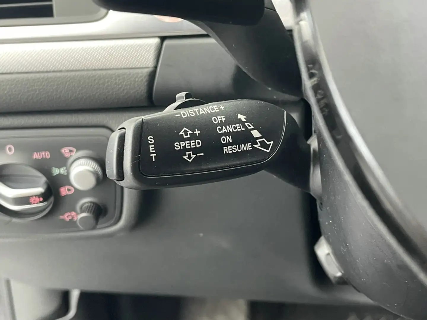 Vehicle image, number 10