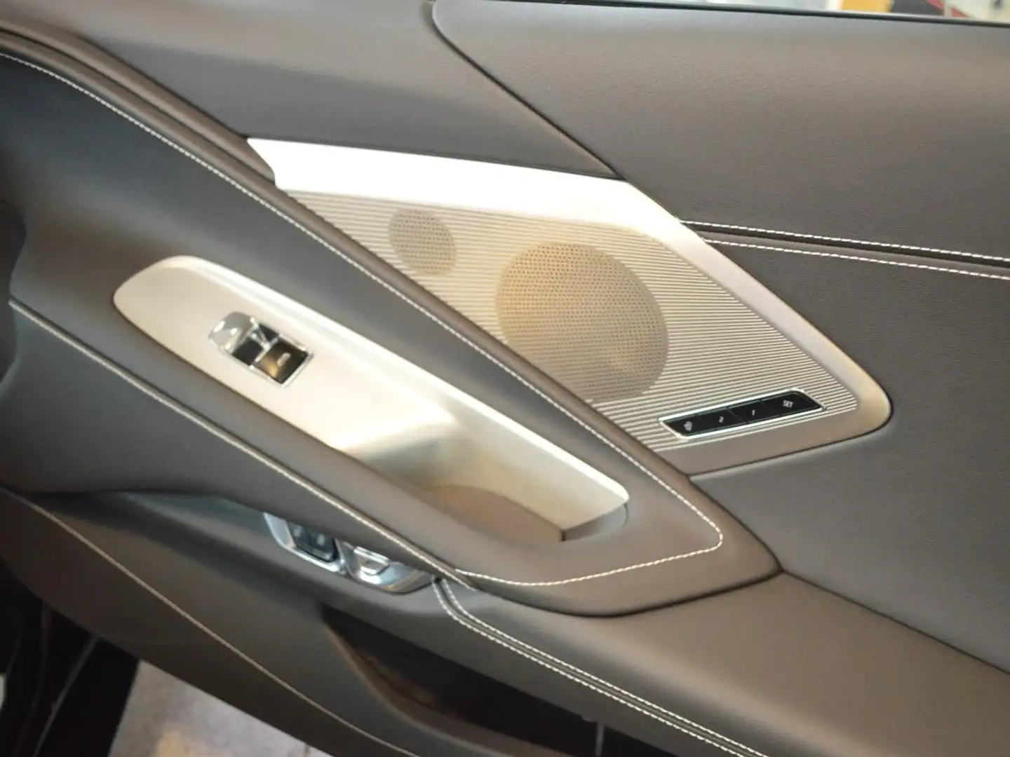 Vehicle image, number 14