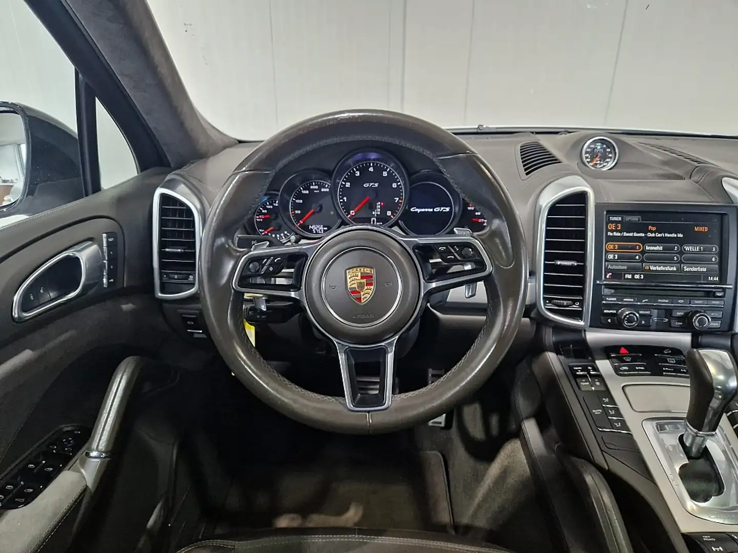 Vehicle image, number 12