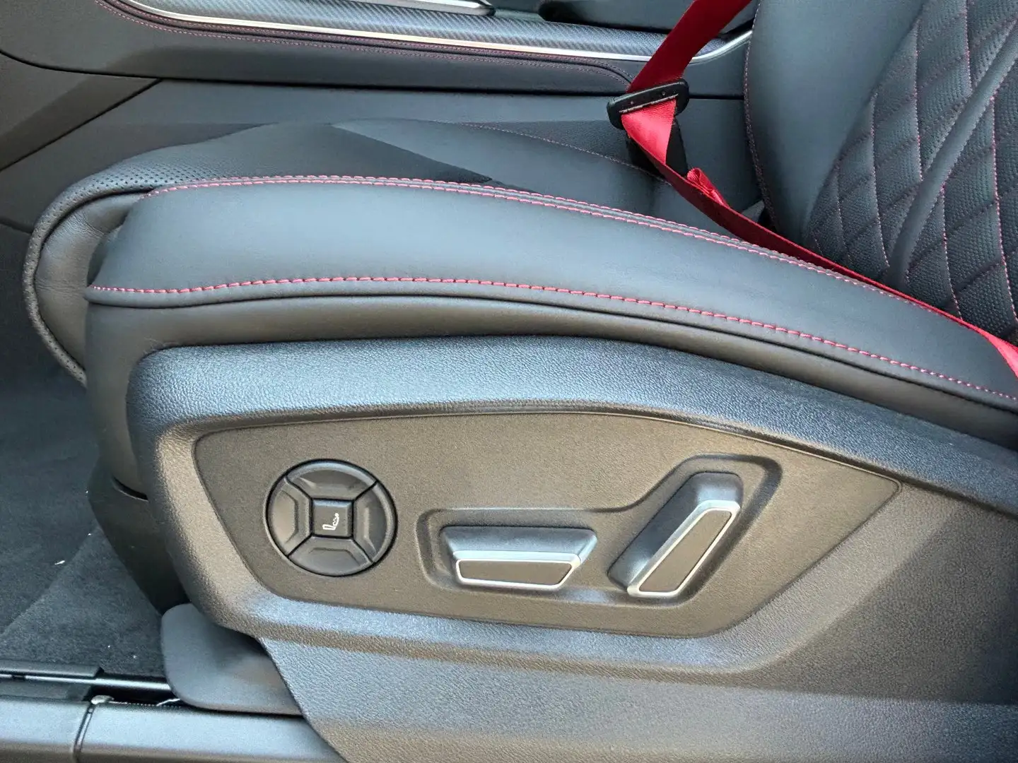 Vehicle image, number 7