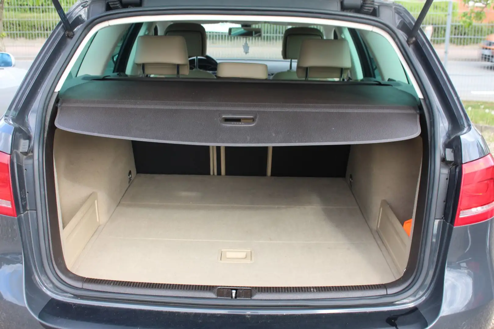 Vehicle image, number 7