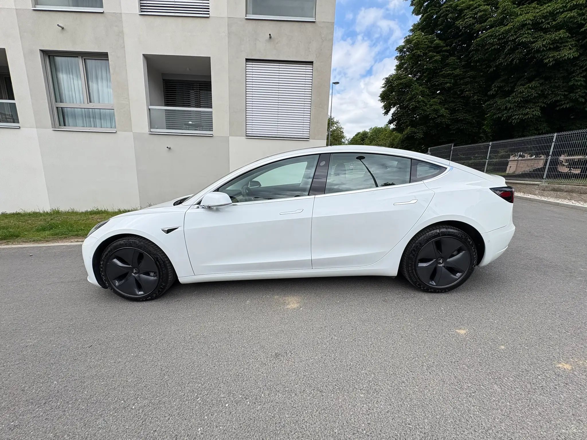 Vehicle image, number 4