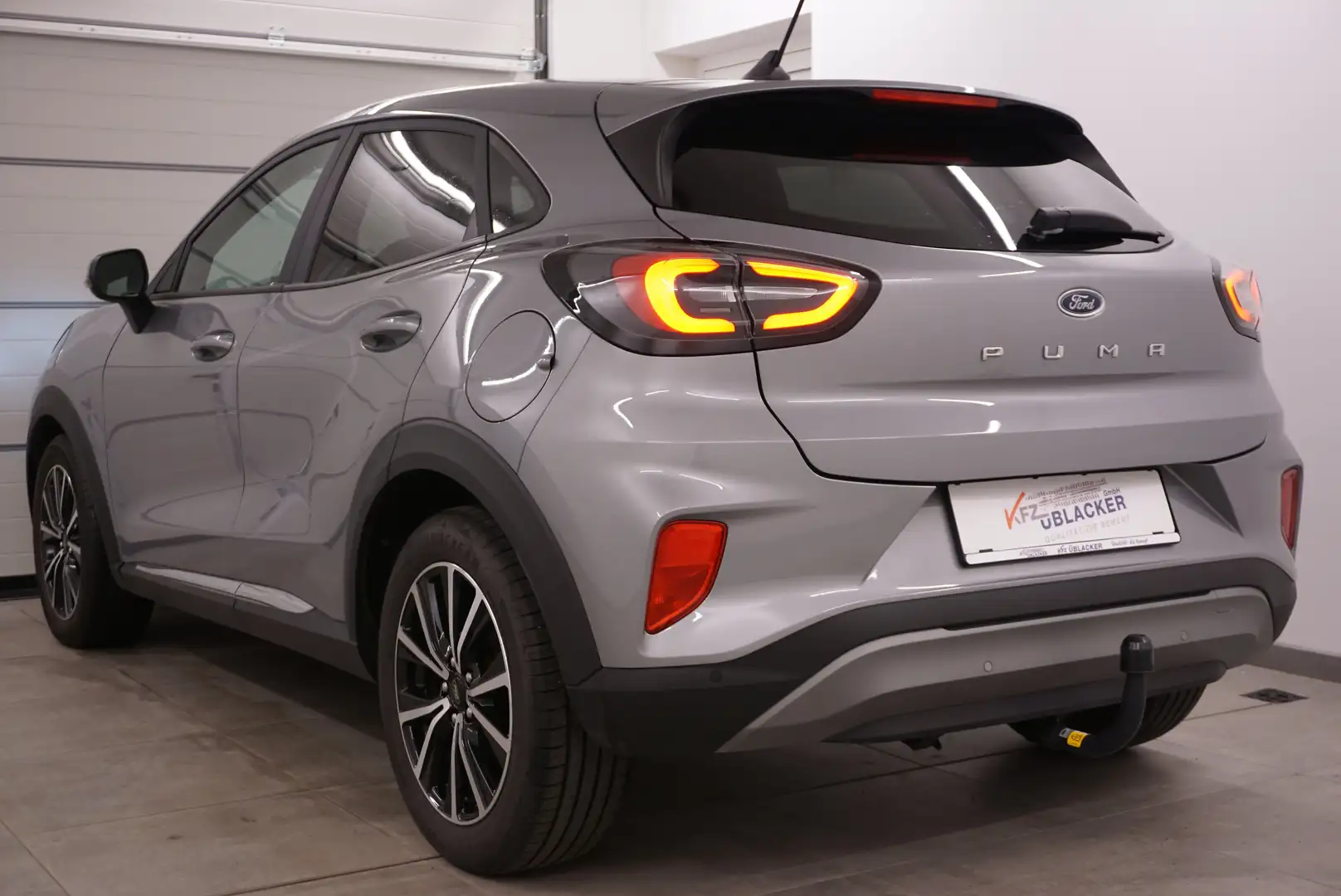 Vehicle image, number 4