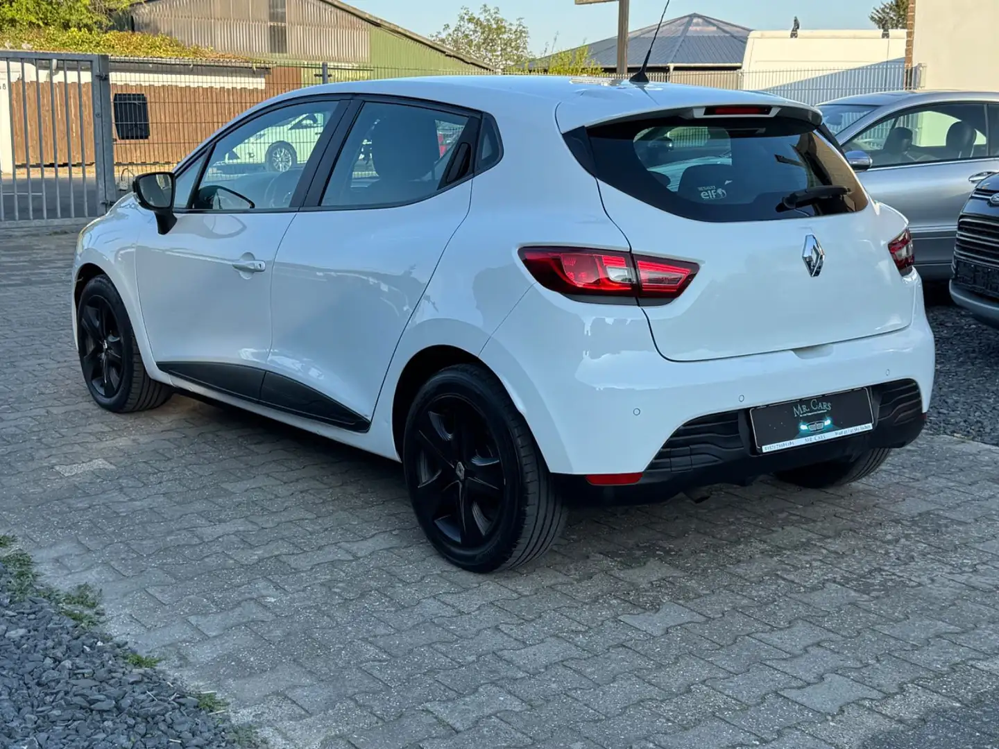 Vehicle image, number 4