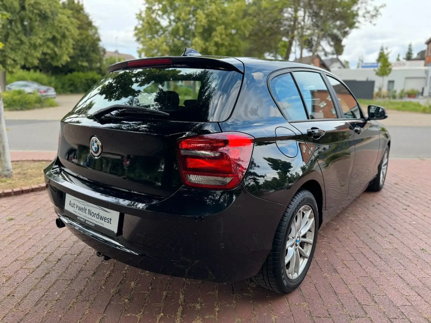 Vehicle image, number 5
