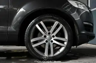 Vehicle image thumbnail, number 7
