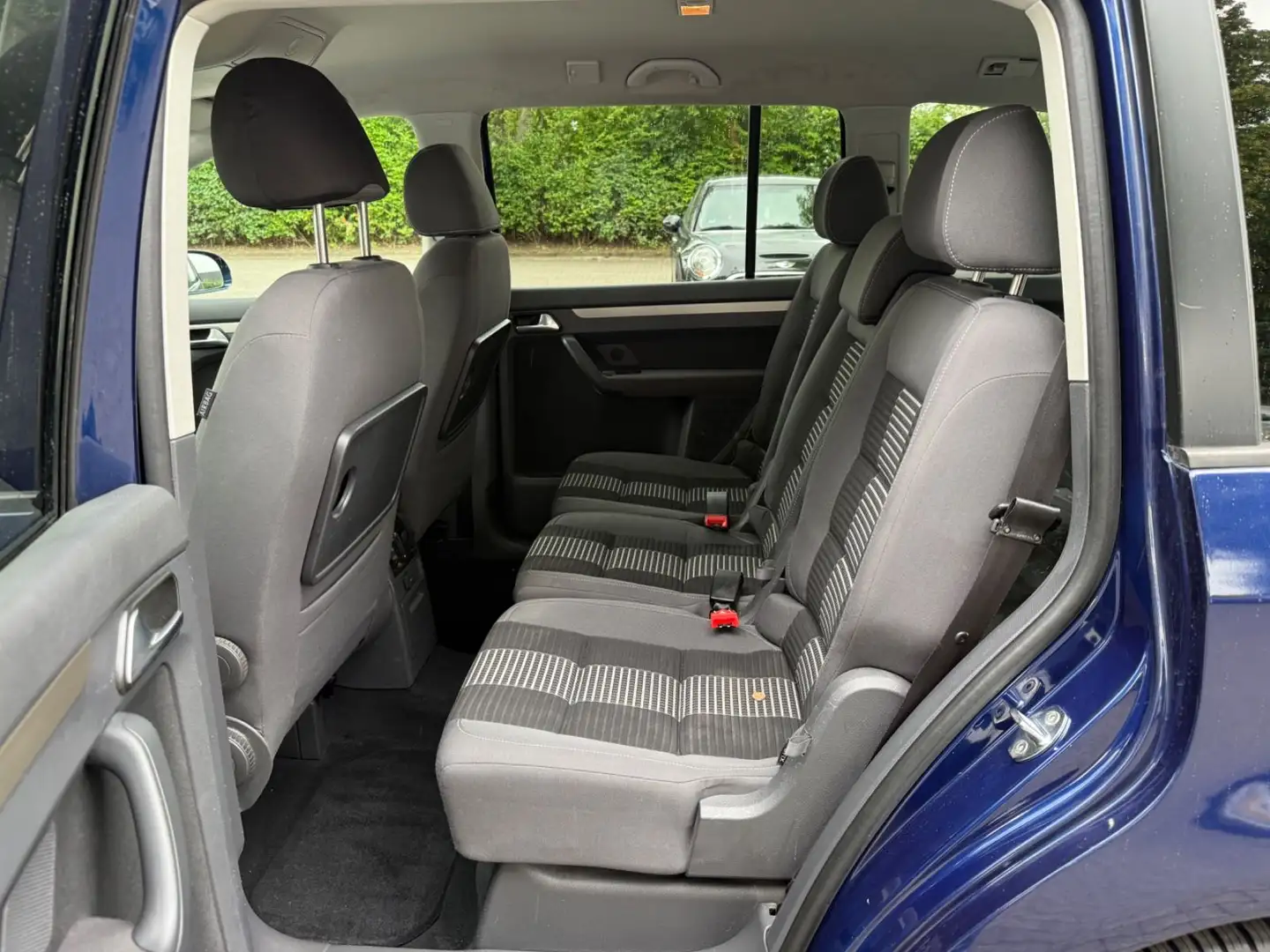 Vehicle image, number 12