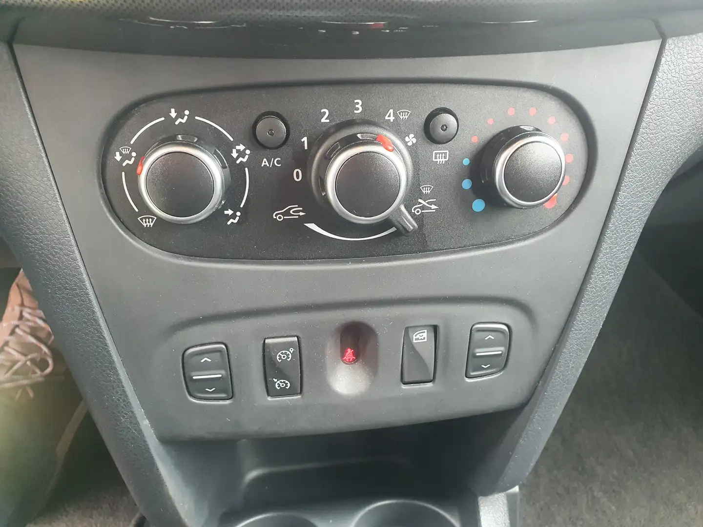 Vehicle image, number 9