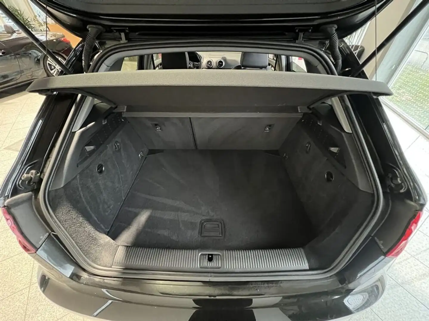 Vehicle image, number 7