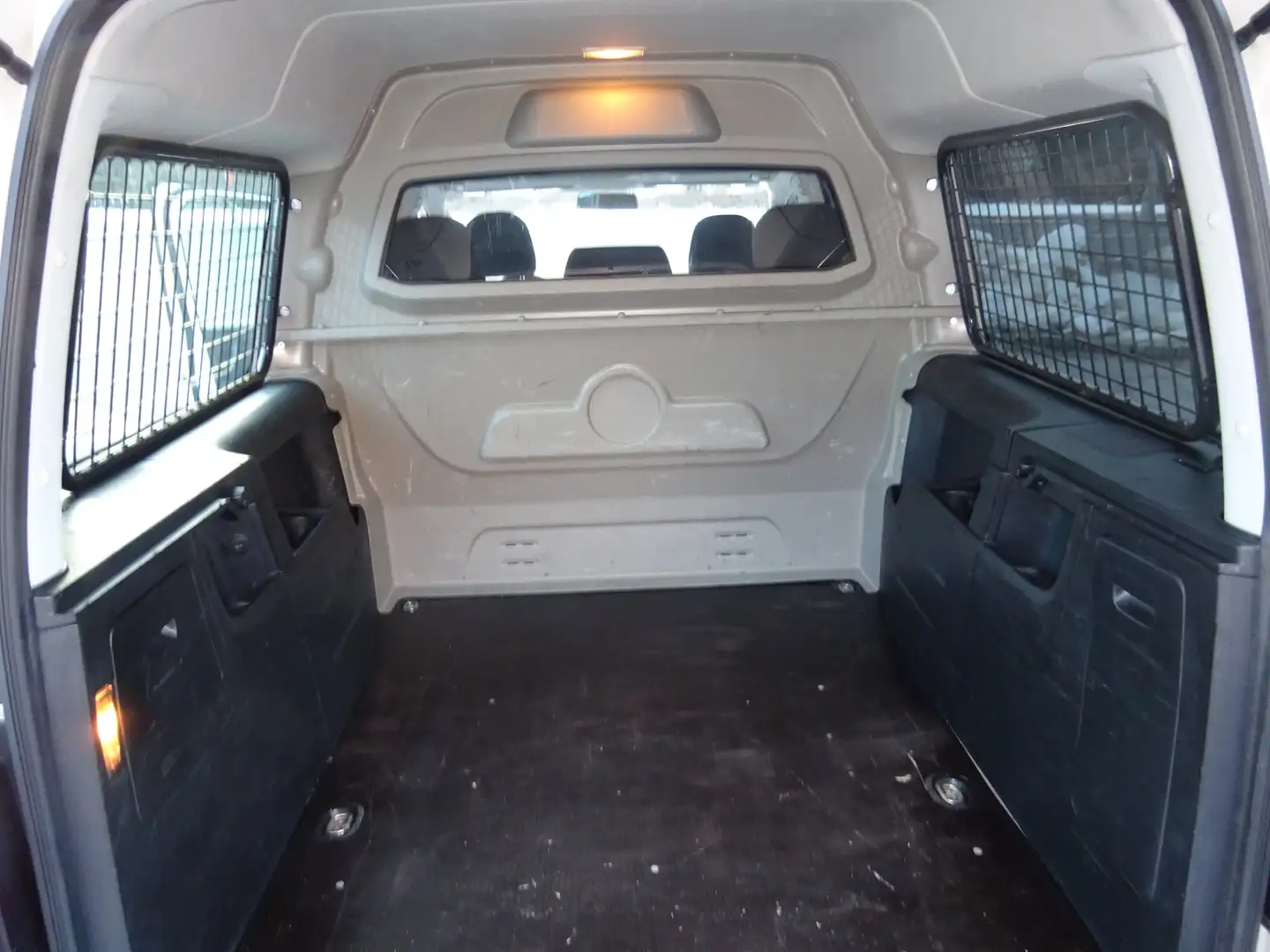 Vehicle image, number 15