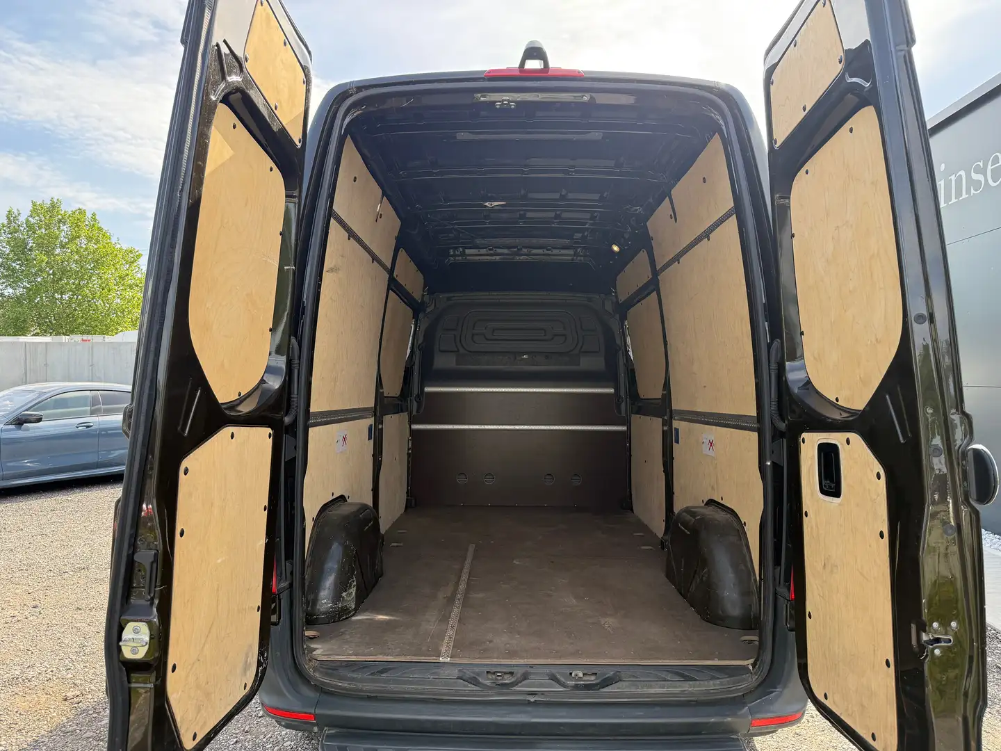 Vehicle image, number 5