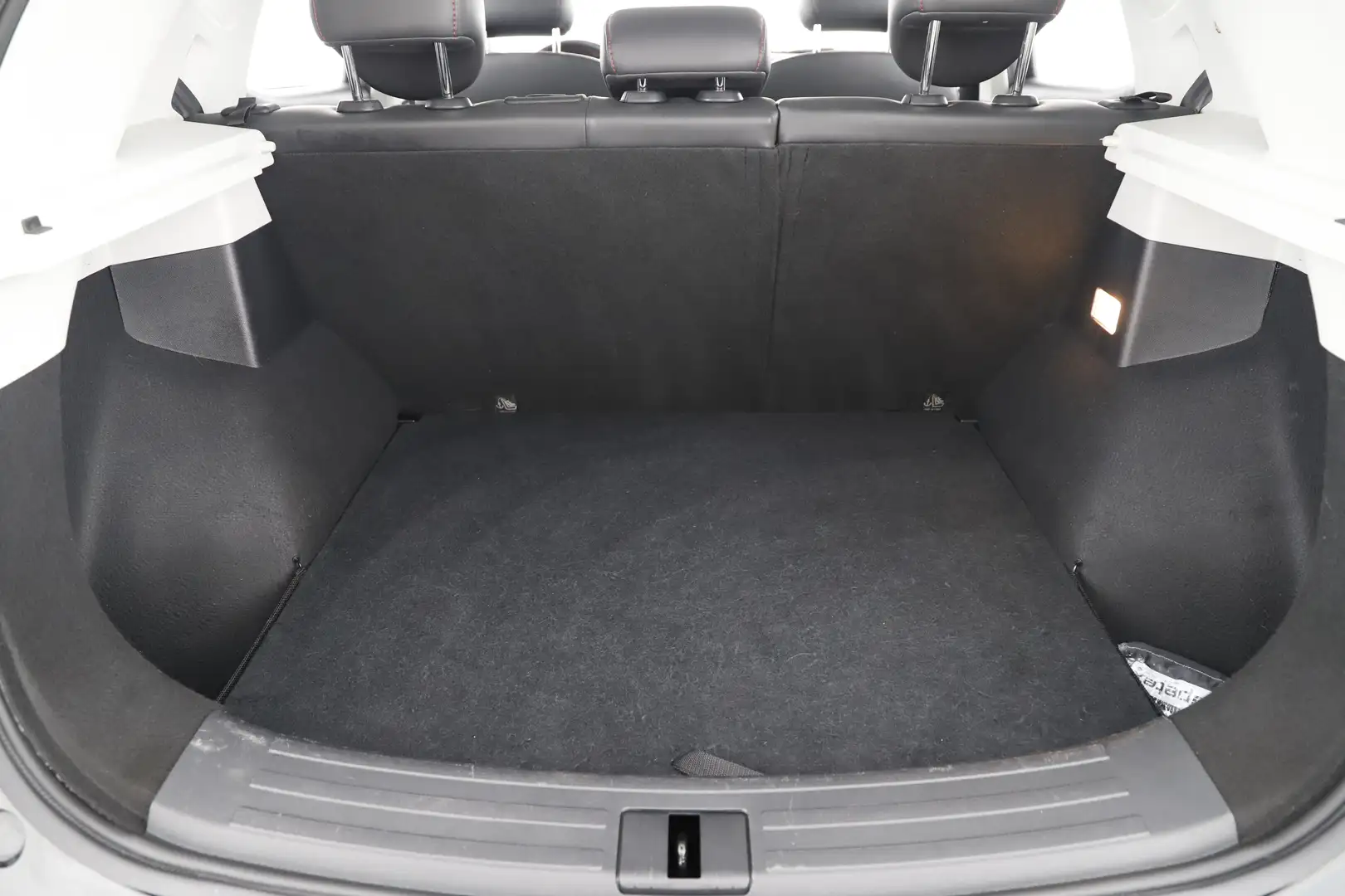 Vehicle image, number 6