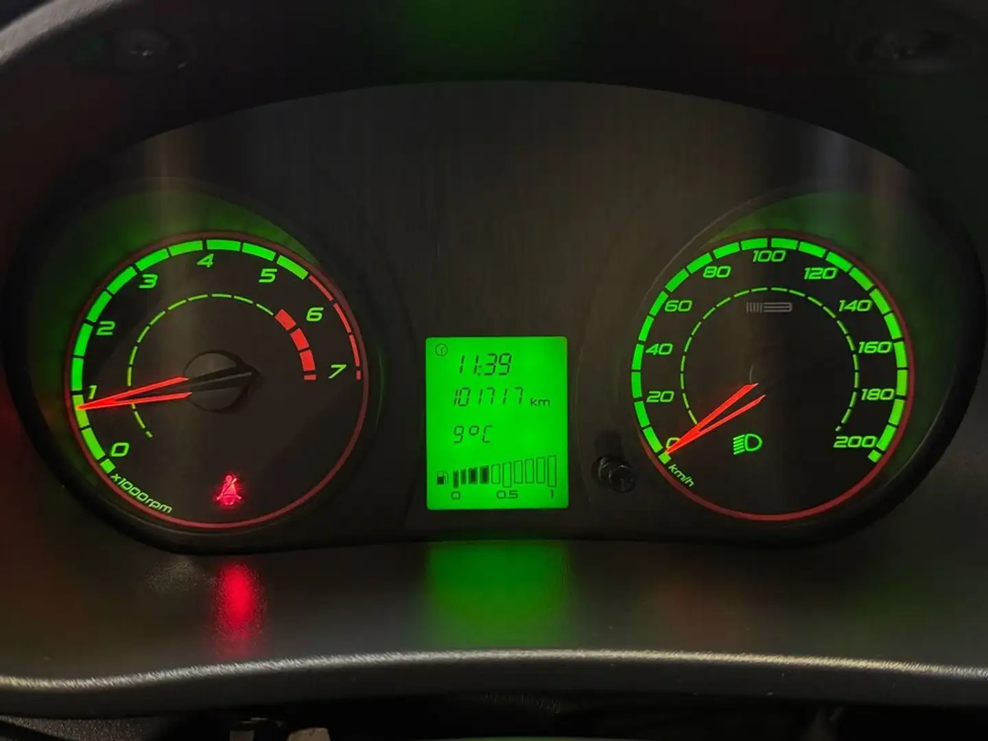 Vehicle image, number 16