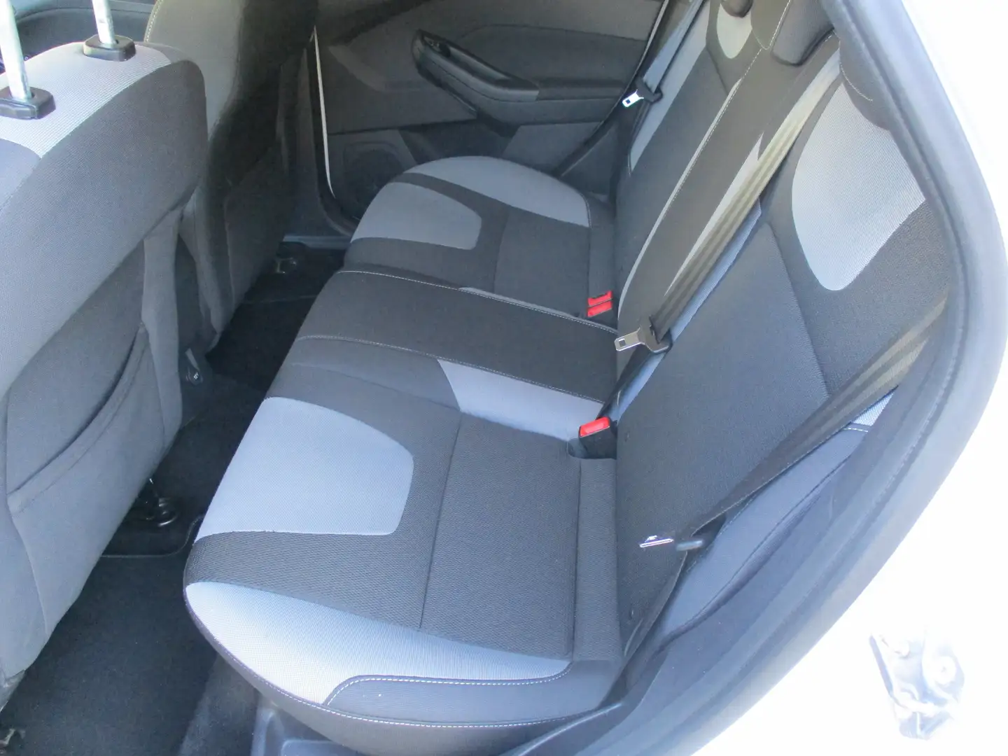 Vehicle image, number 12