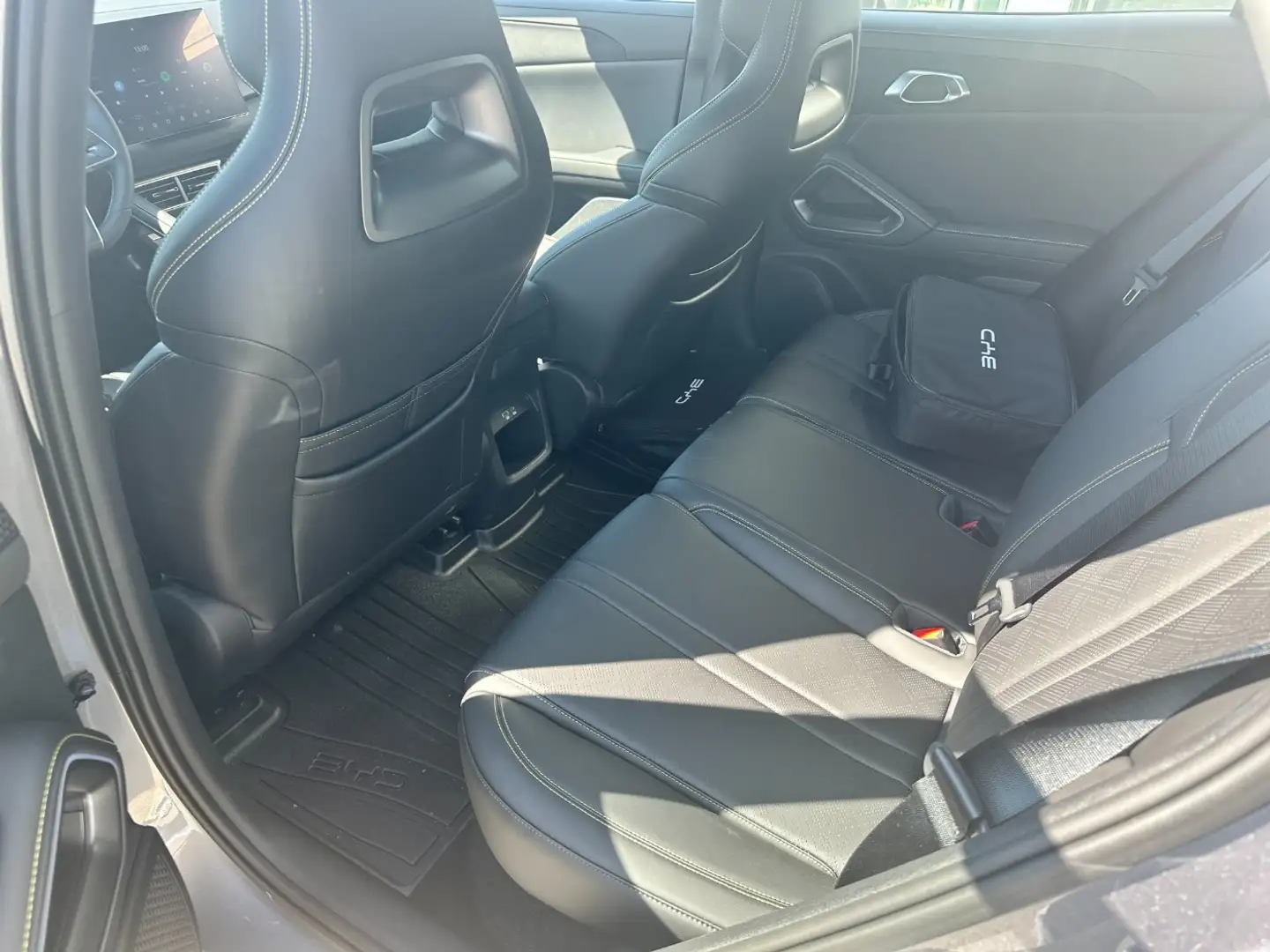 Vehicle image, number 9