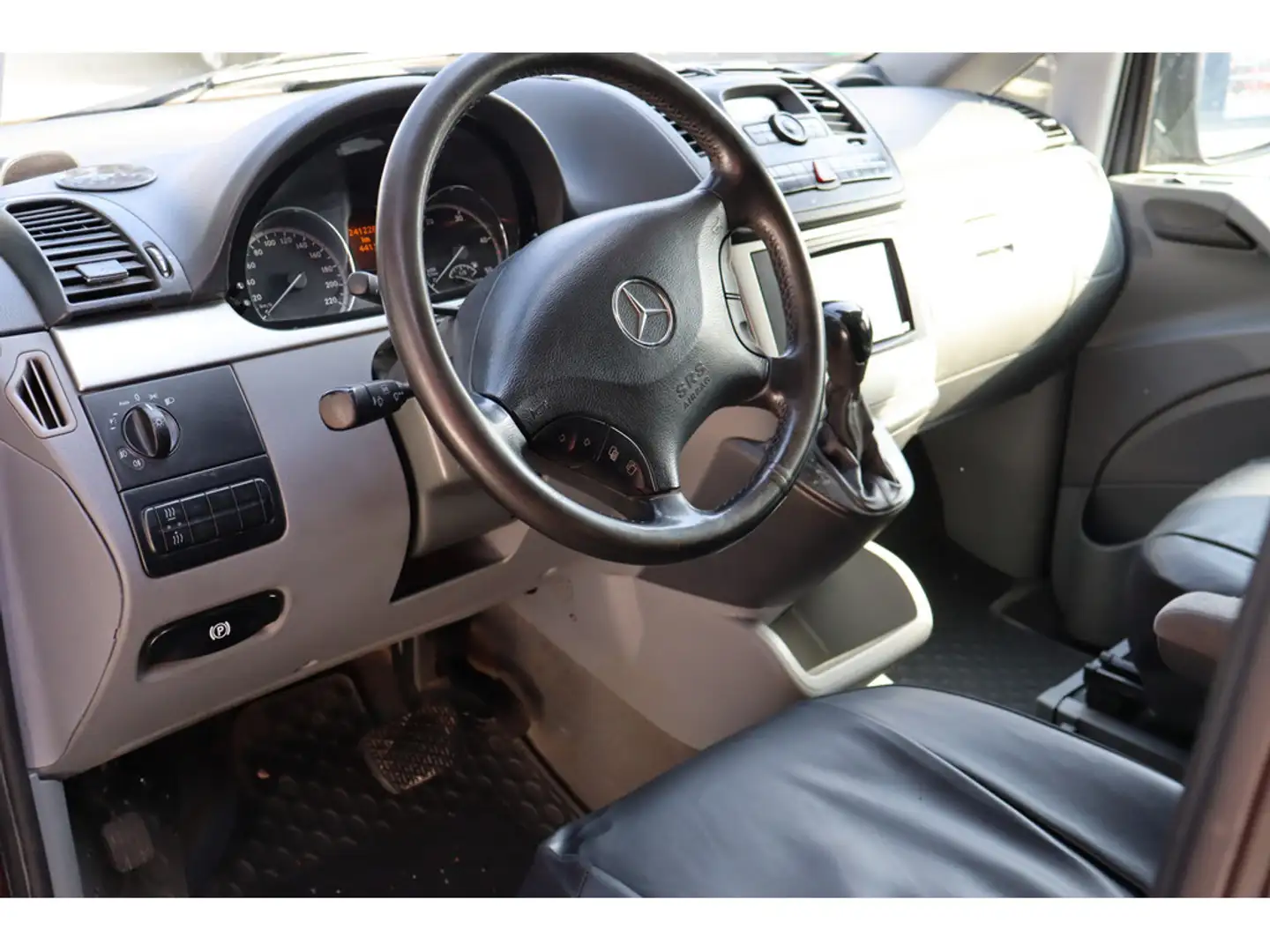 Vehicle image, number 7