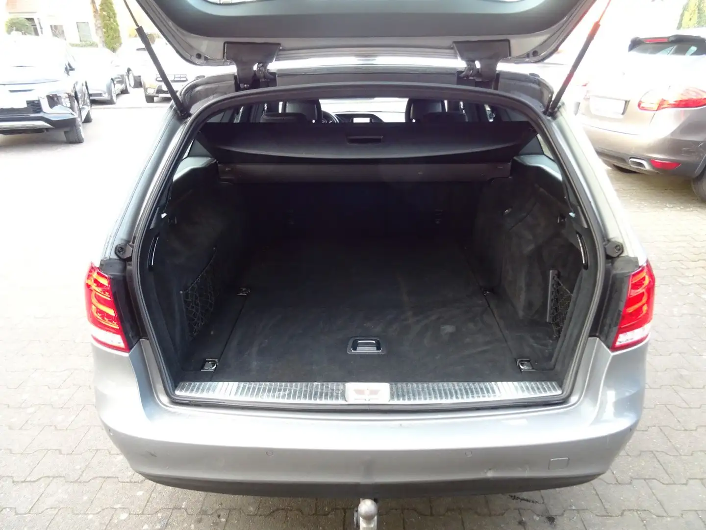 Vehicle image, number 8