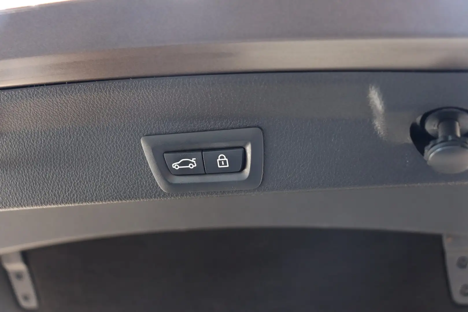 Vehicle image, number 19