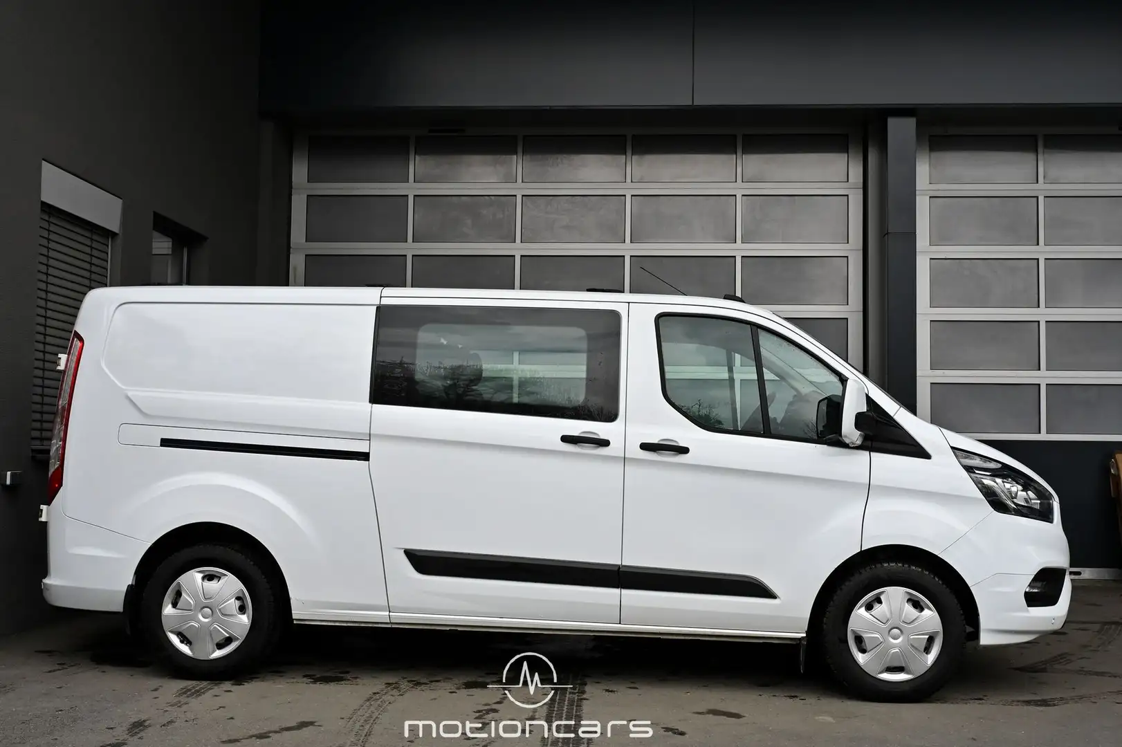 Vehicle image, number 5