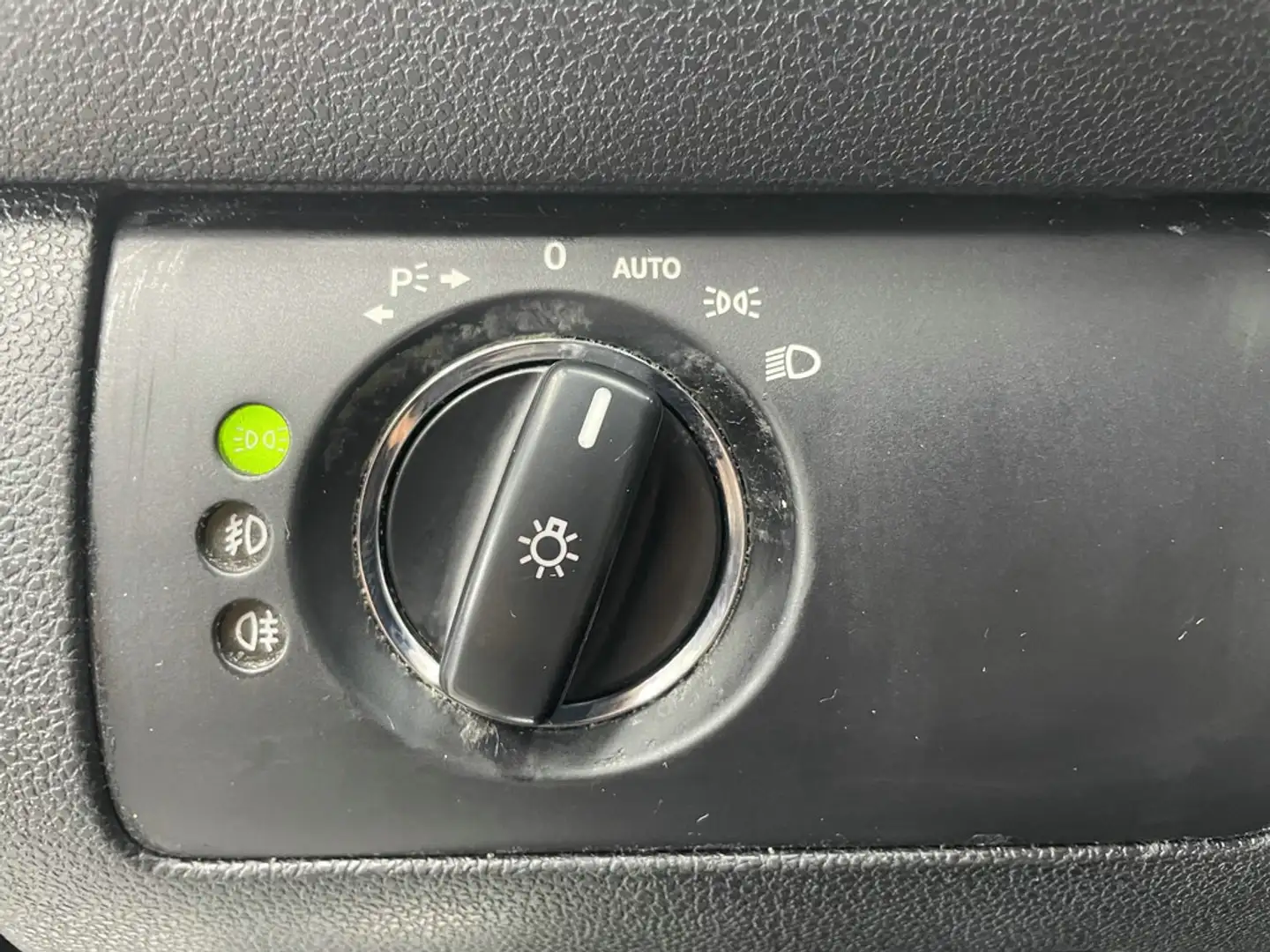 Vehicle image, number 13
