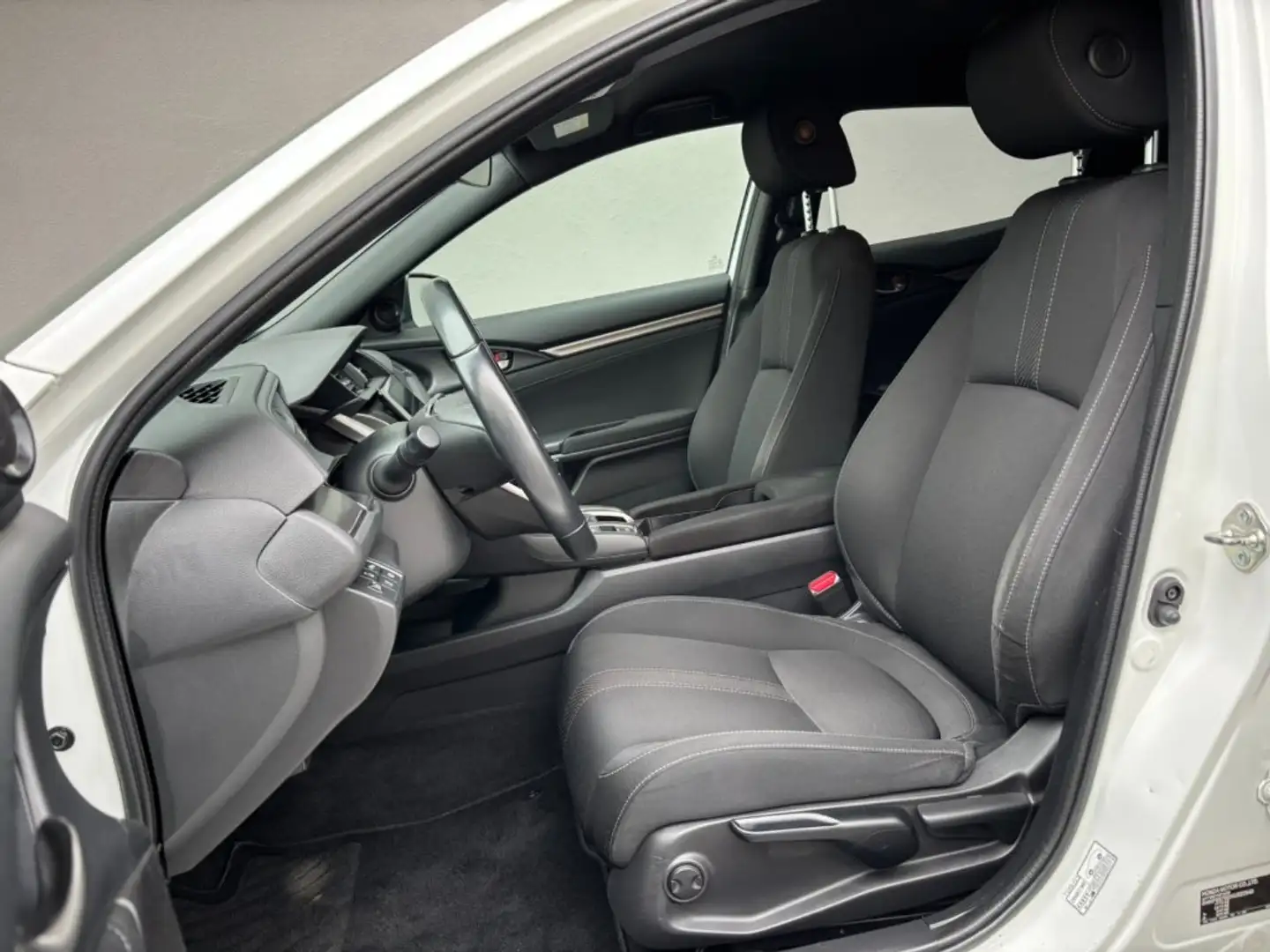 Vehicle image, number 8