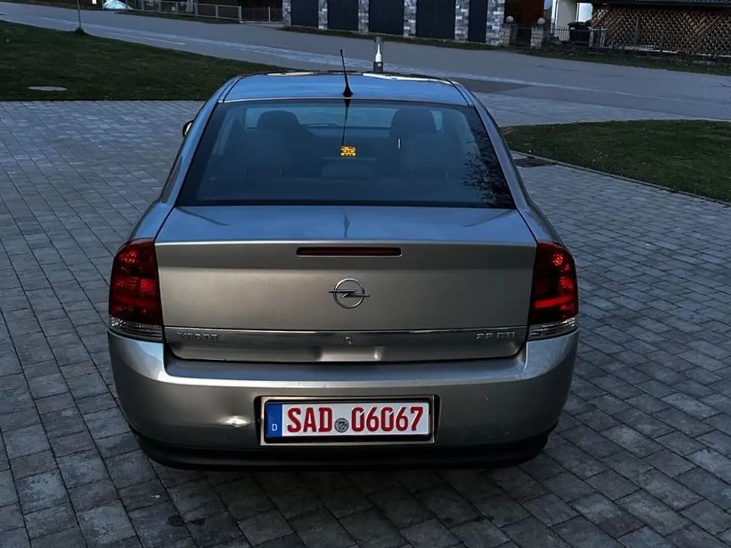 Vehicle image, number 6
