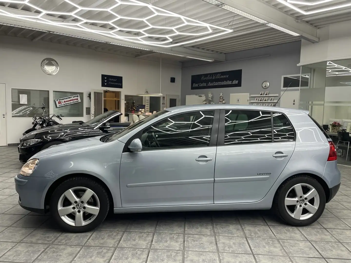 Vehicle image, number 2