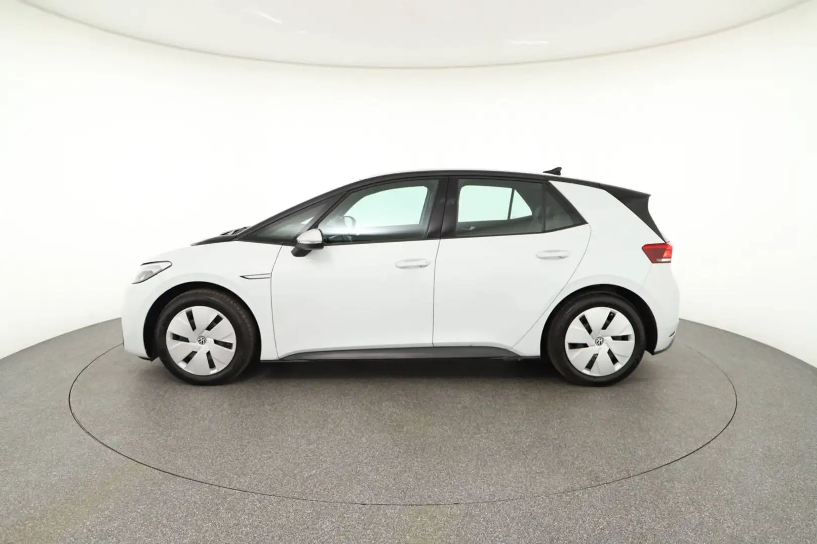 Vehicle image, number 6