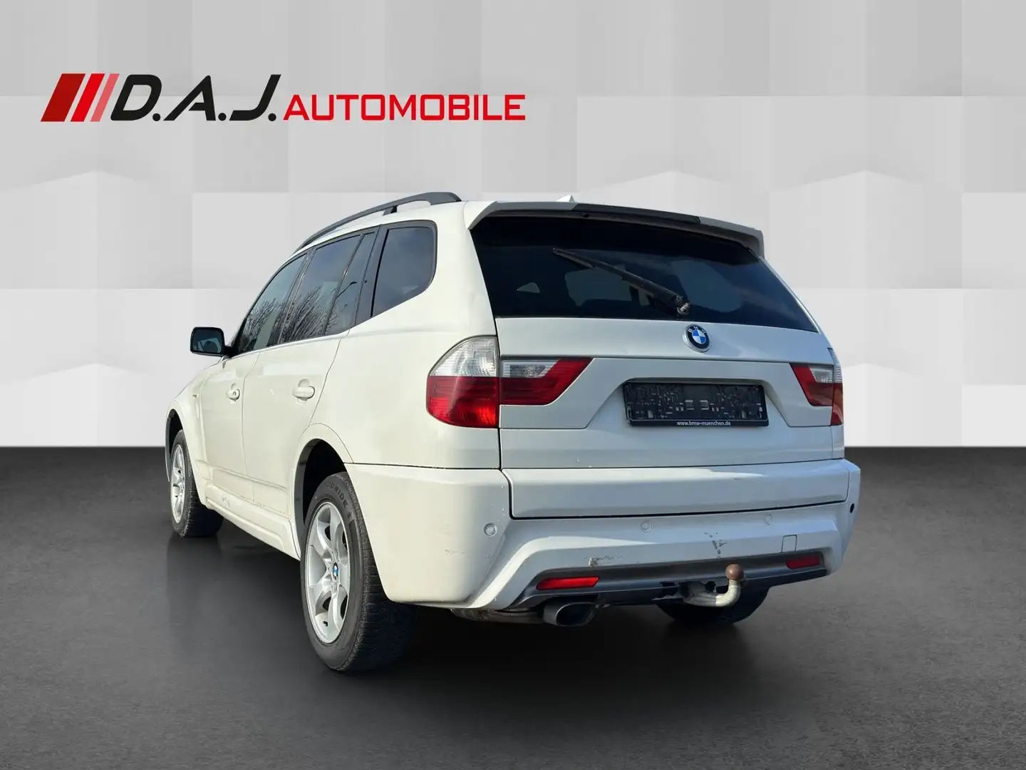 Vehicle image, number 3