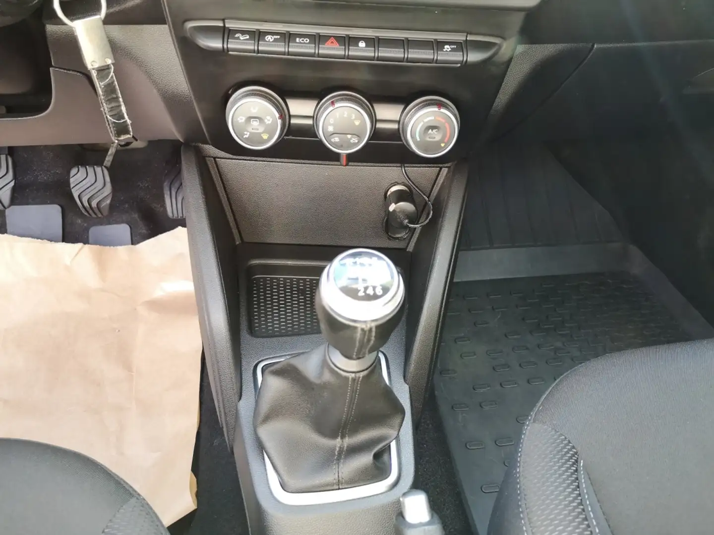 Vehicle image, number 8