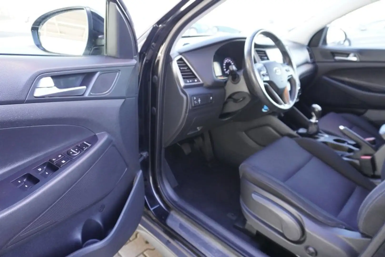 Vehicle image, number 7