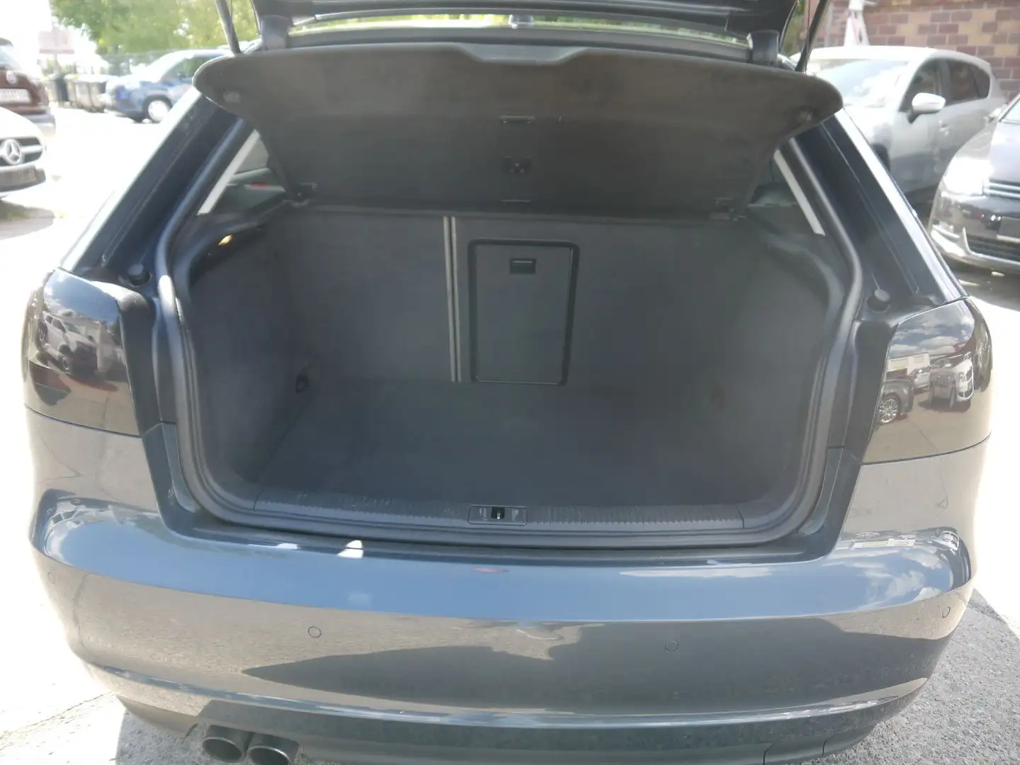 Vehicle image, number 17