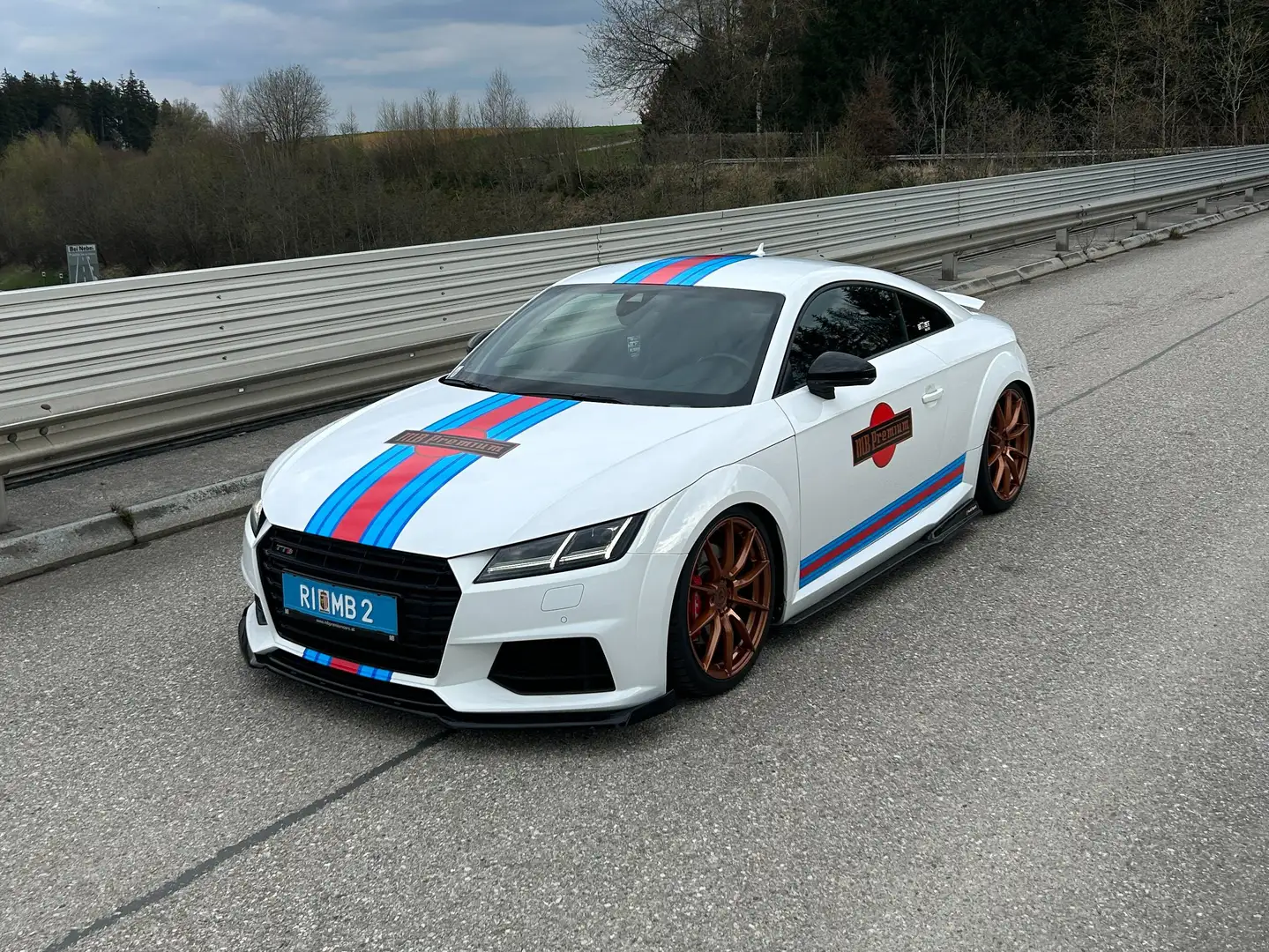 Vehicle image, number 8