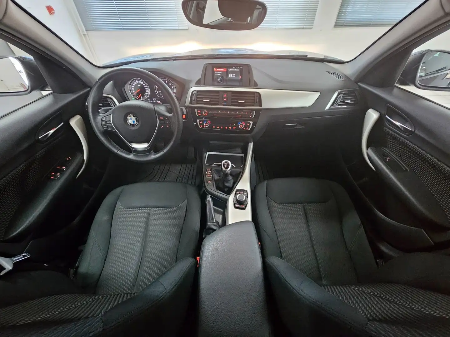 Vehicle image, number 17