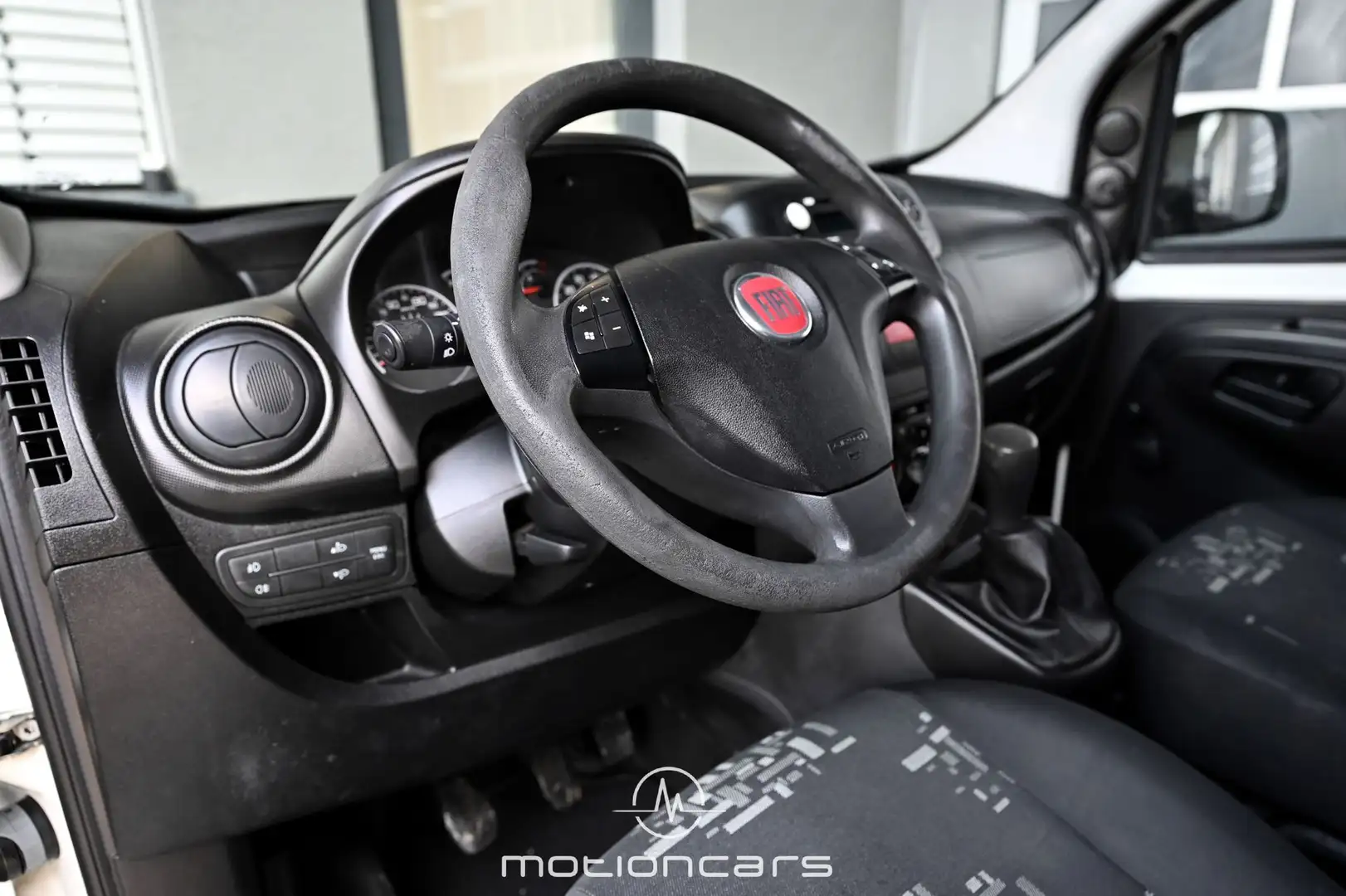 Vehicle image, number 13