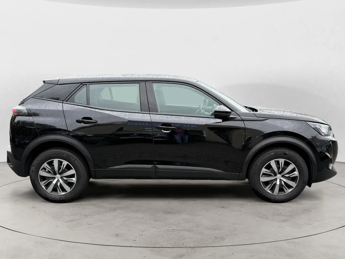 Vehicle image, number 6
