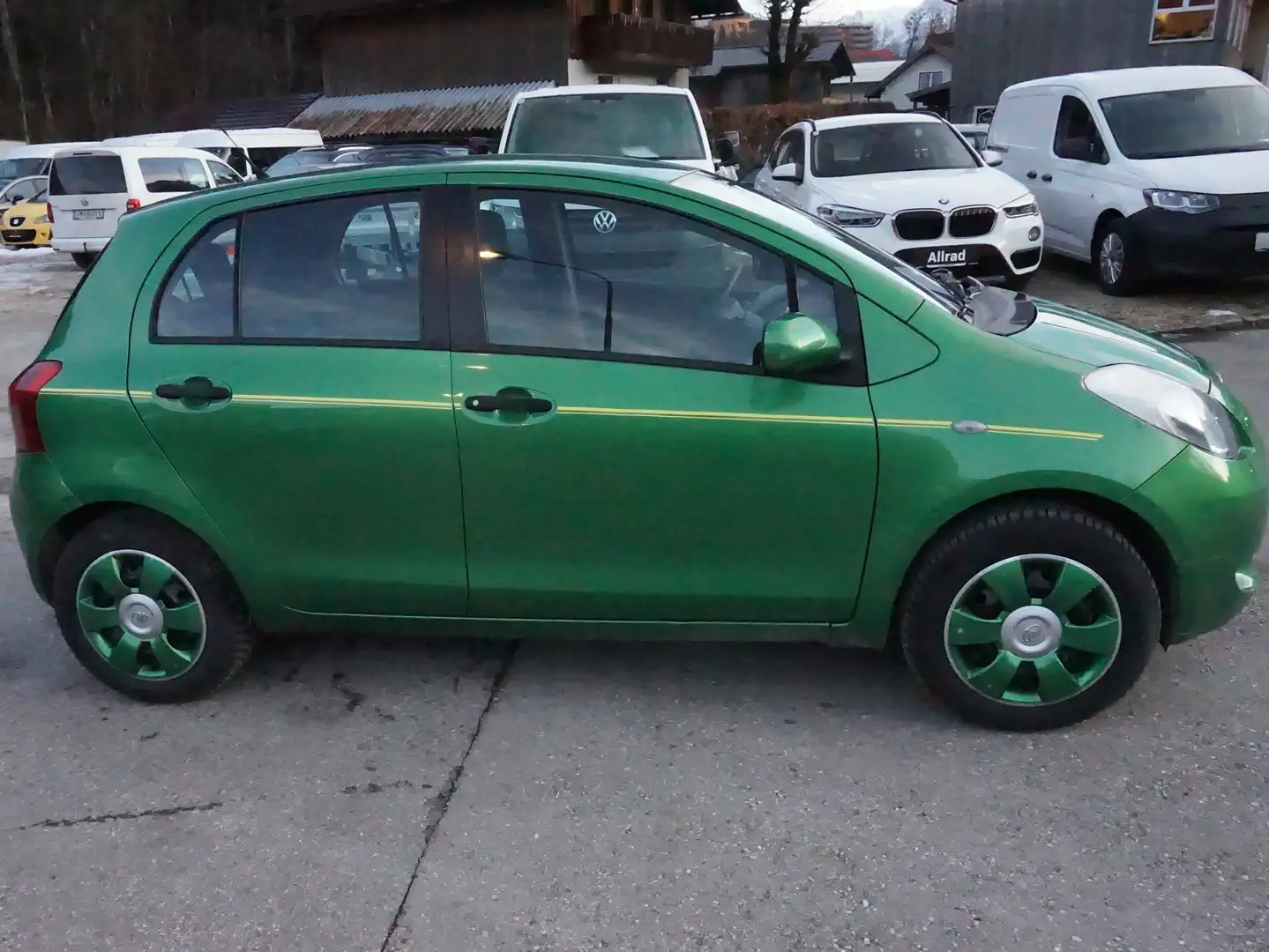 Vehicle image, number 9