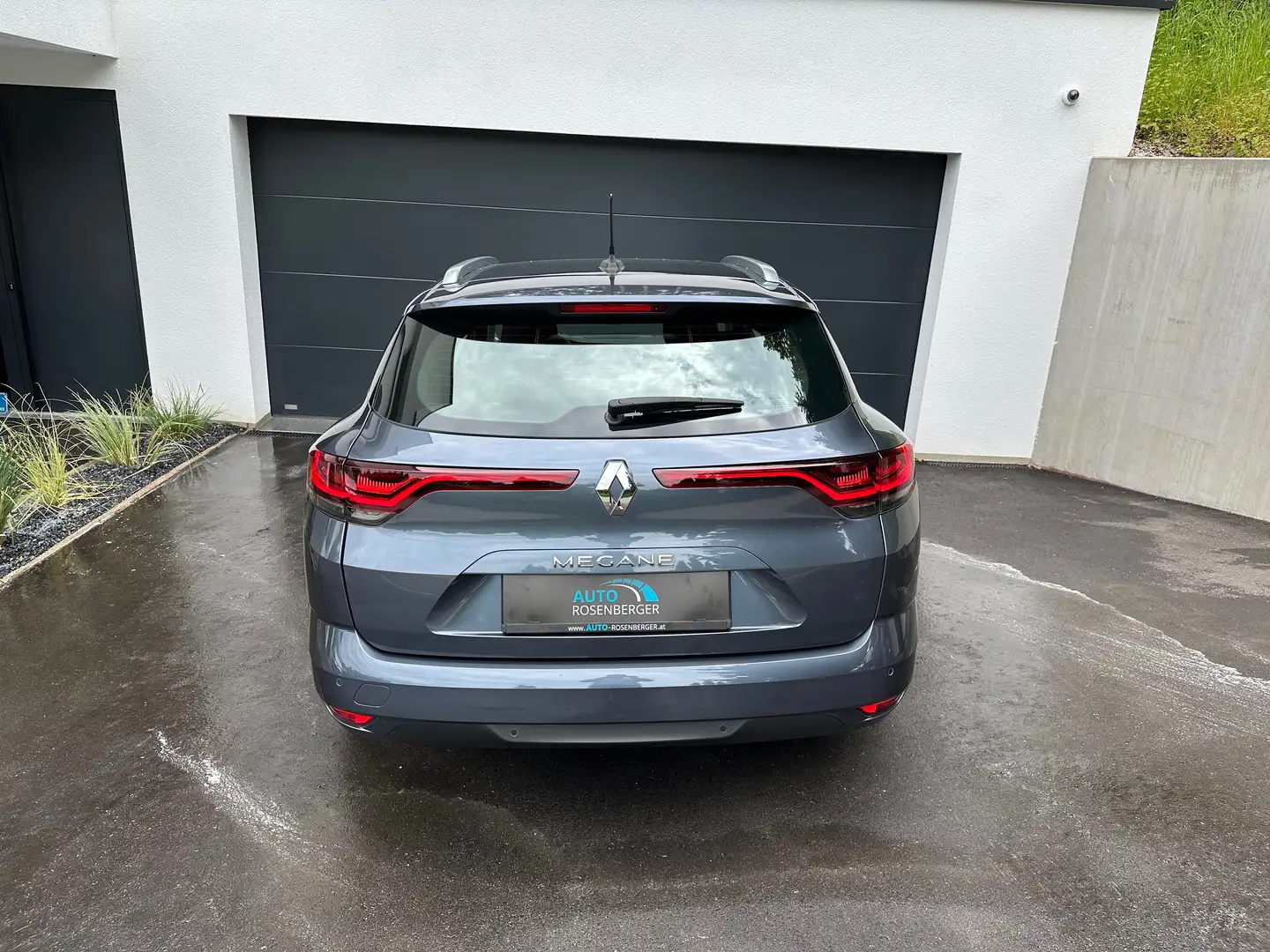 Vehicle image, number 8