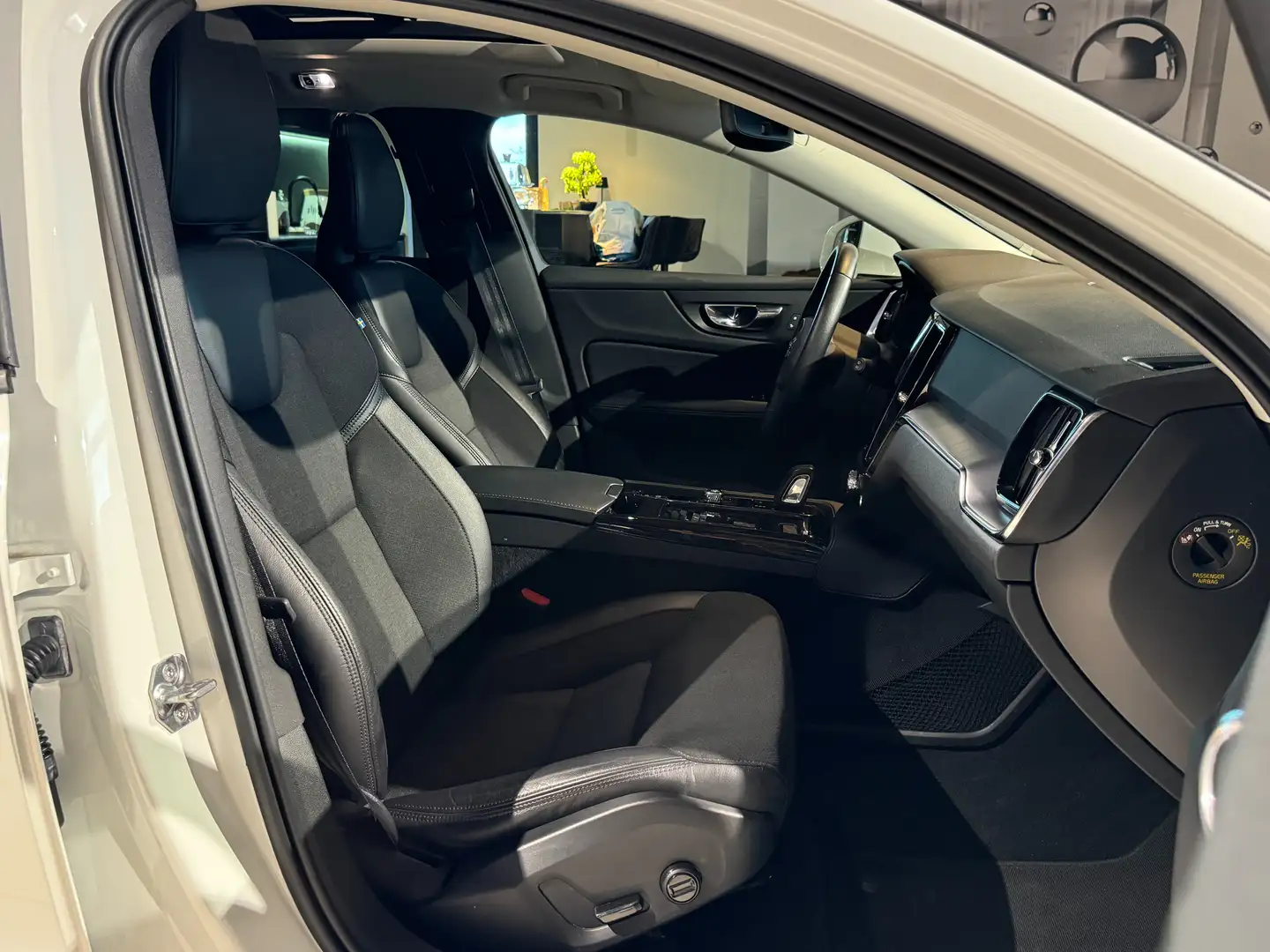 Vehicle image, number 9