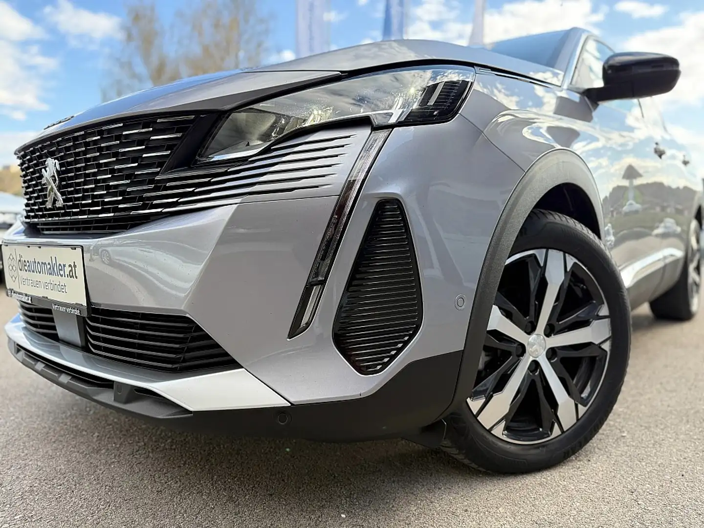 Vehicle image, number 4