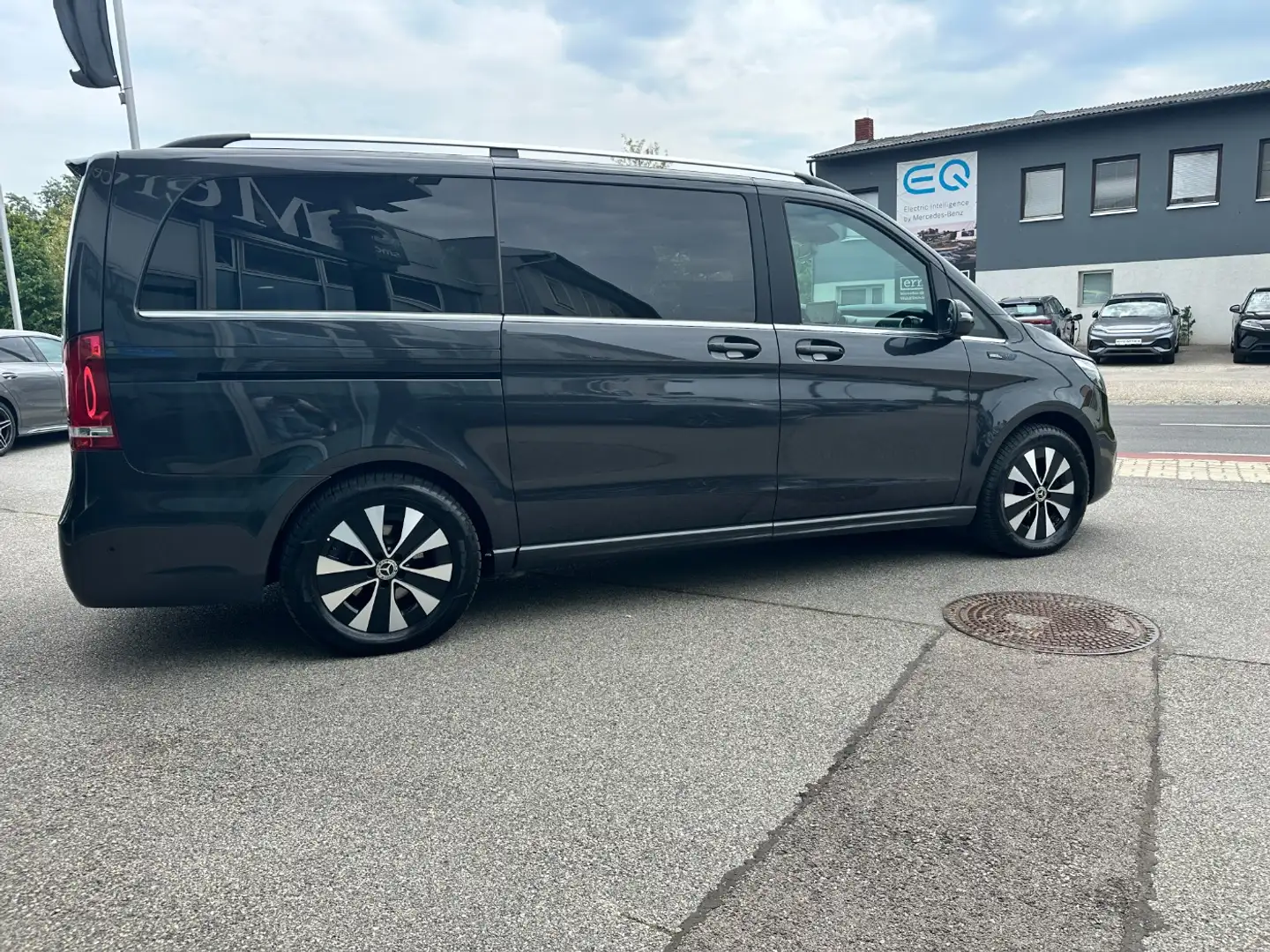 Vehicle image, number 5