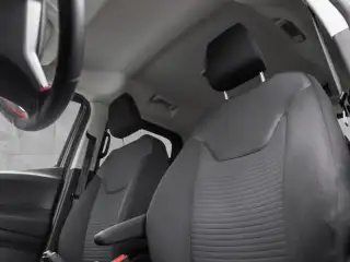 Vehicle image thumbnail, number 9