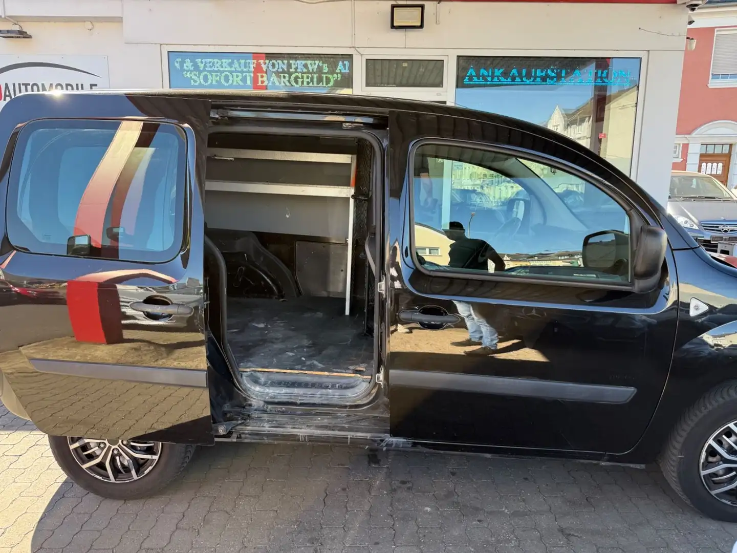 Vehicle image, number 7